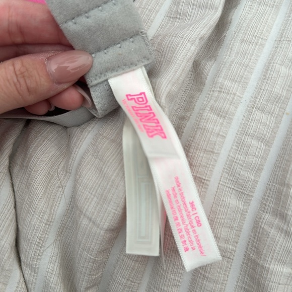 Pink Victoria secret bra - Picture 5 of 5